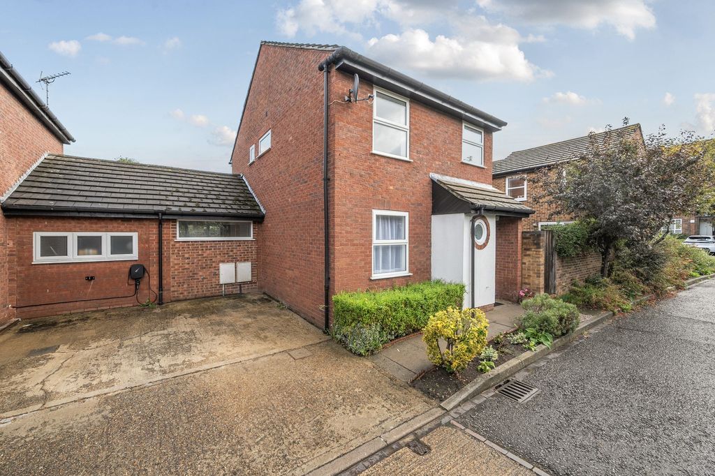 Property photo 1 of 11