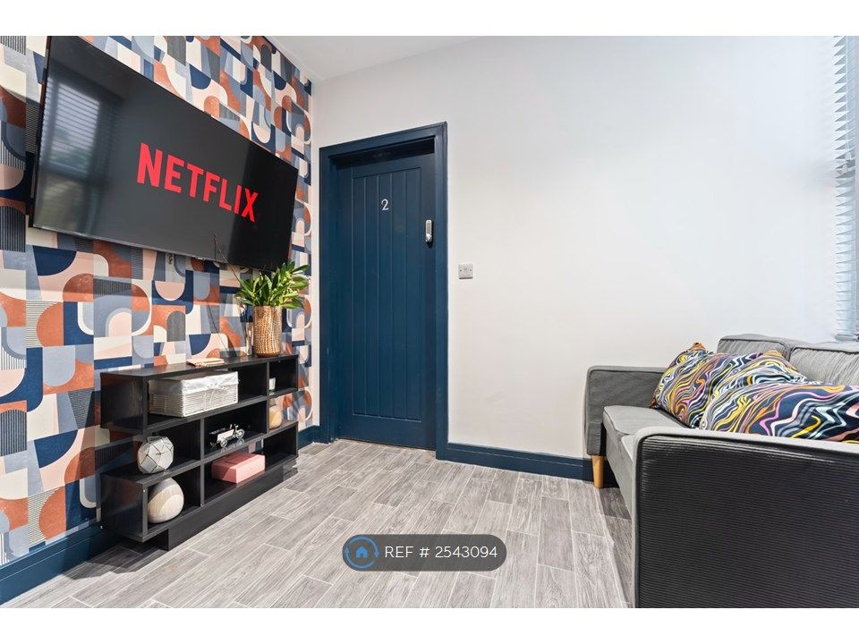 Property photo 1 of 13 Shared Snug/ Tv Area