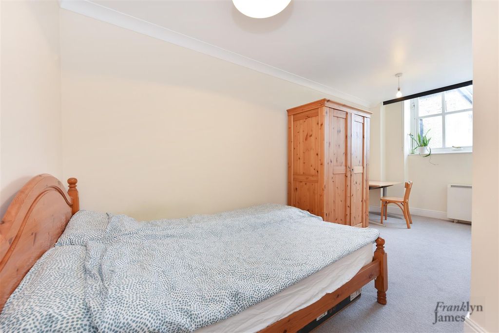 Property photo 2 of 10 Plate House (1).Jpg