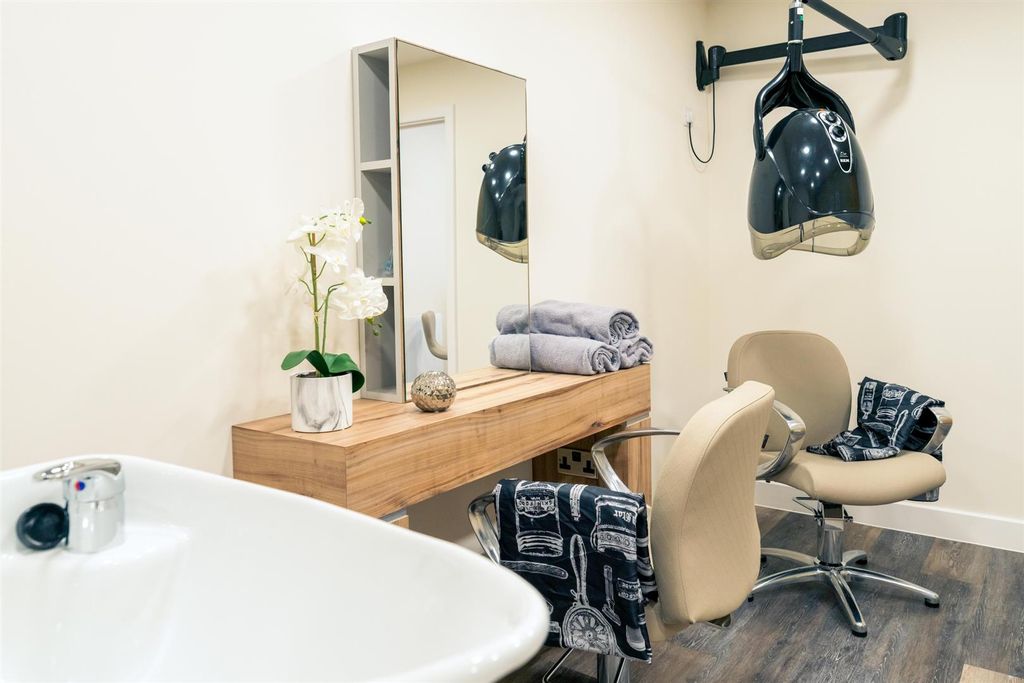 Additional image 10 of 2 bed flat for saleMonument Place, Endless Street, Salisbury SP1