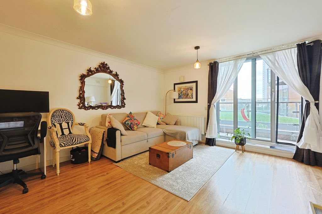 Property photo 2 of 10