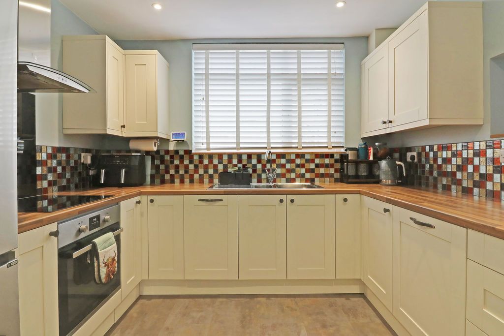 Property photo 3 of 22 Kitchen