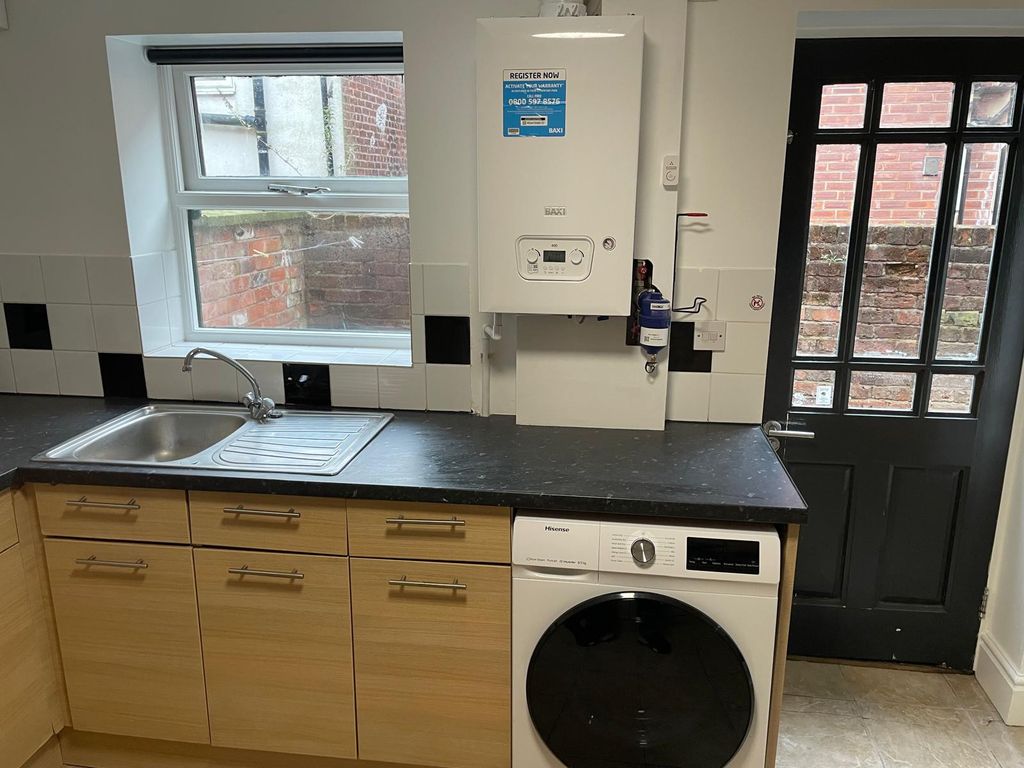 Property photo 3 of 8