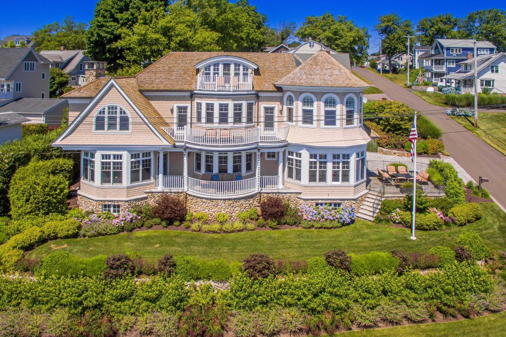 Property photo 1 of 31