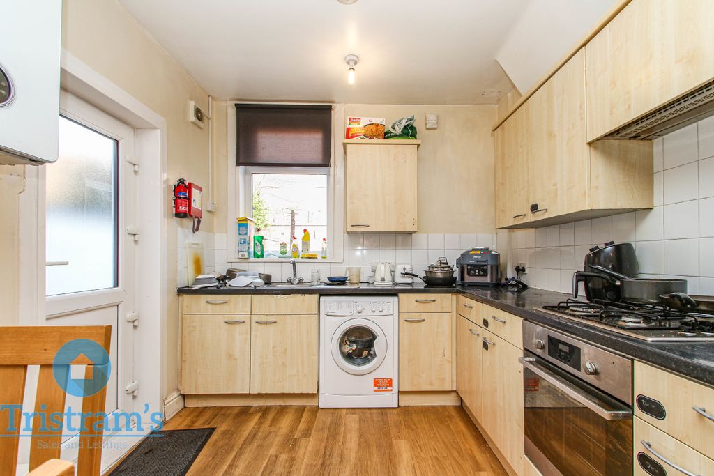 Property photo 3 of 14 Img_5910