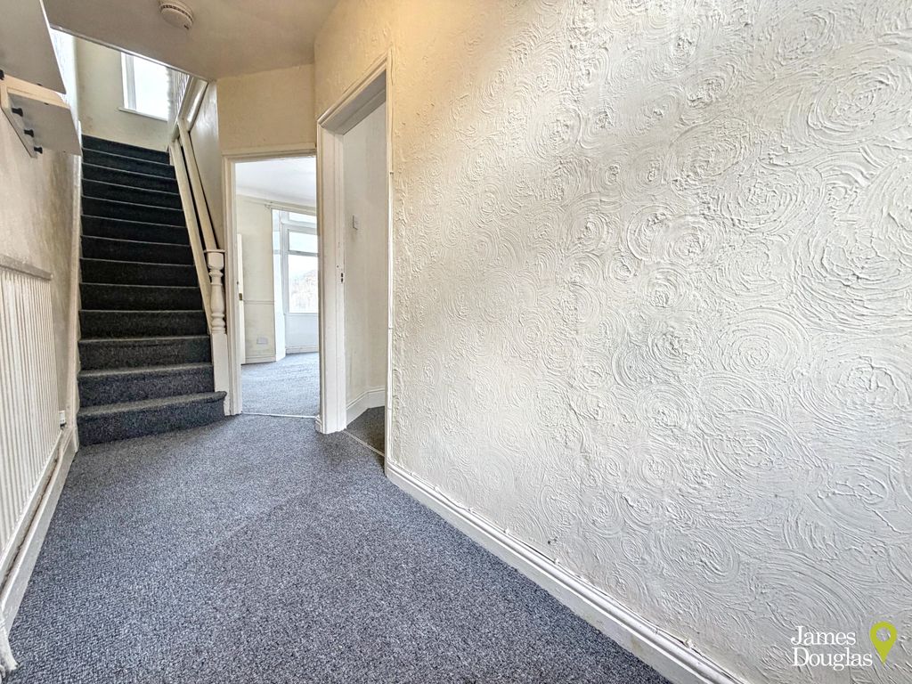 Property photo 2 of 20 Eh1