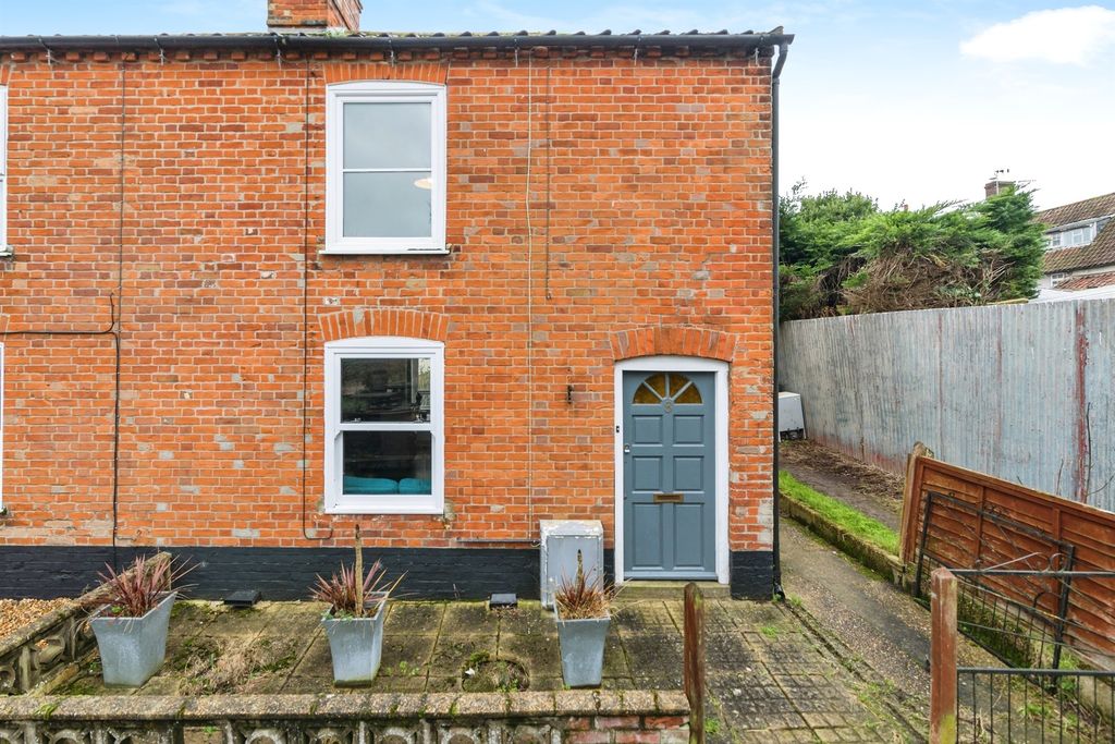 Property photo 2 of 19