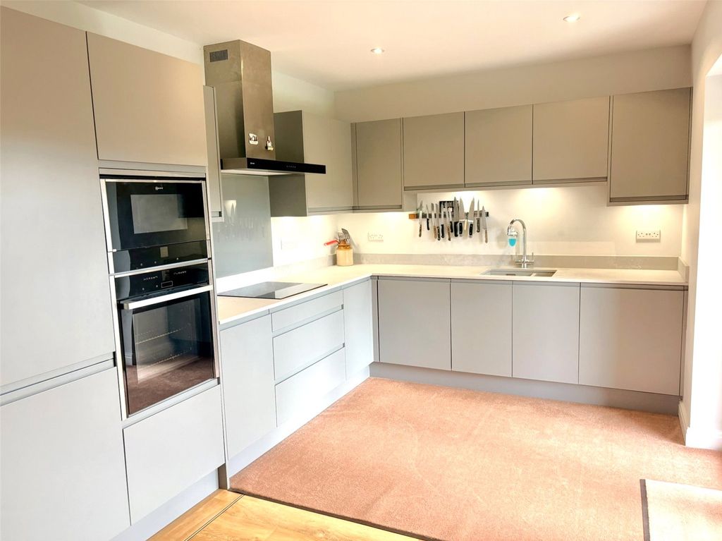 Property photo 3 of 11 Picture 3