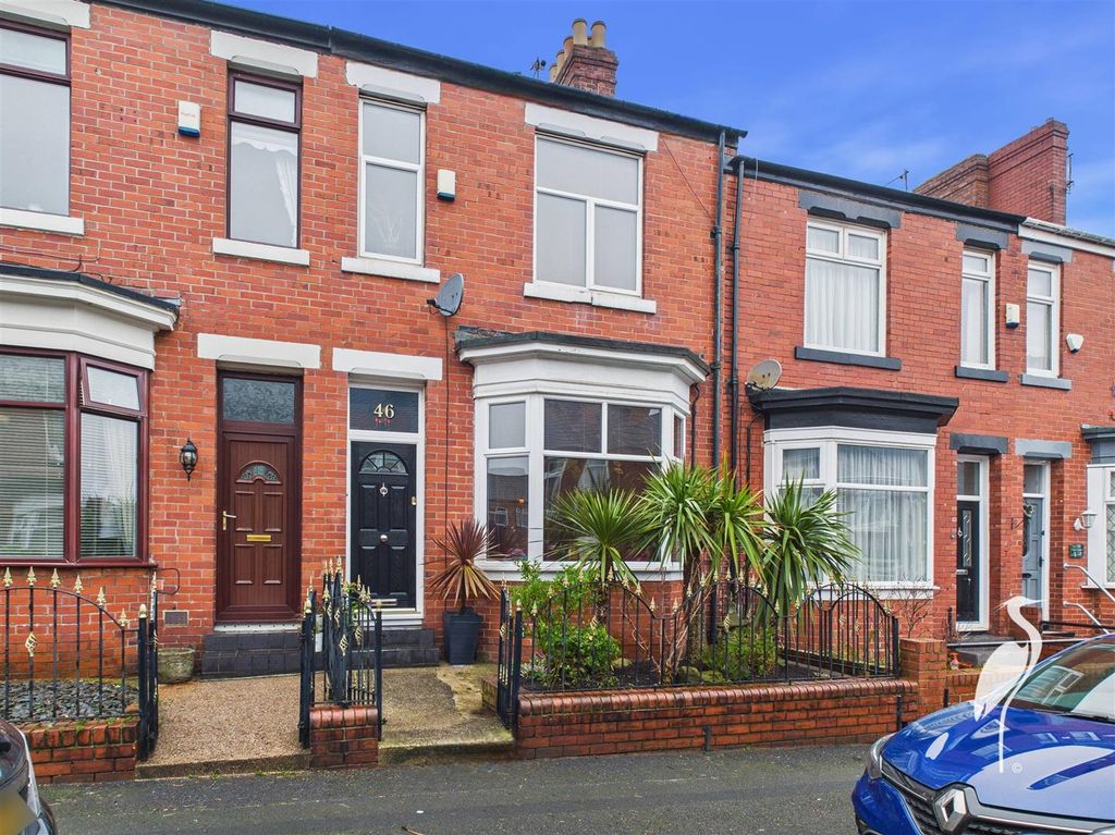 Property photo 1 of 46 Front Exterior