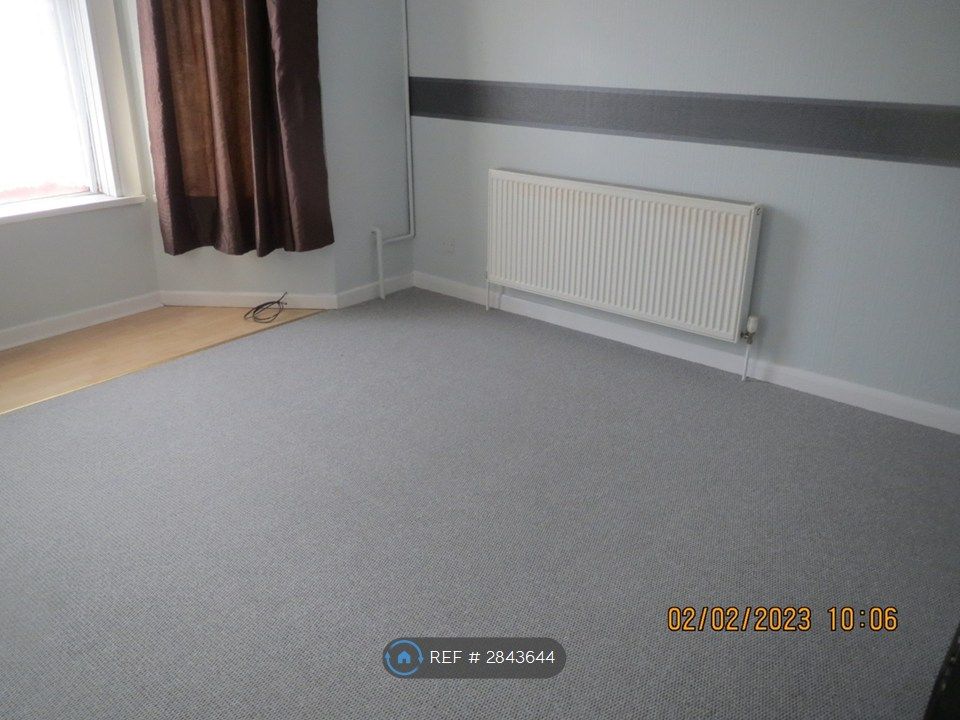 Property photo 3 of 12 Lounge