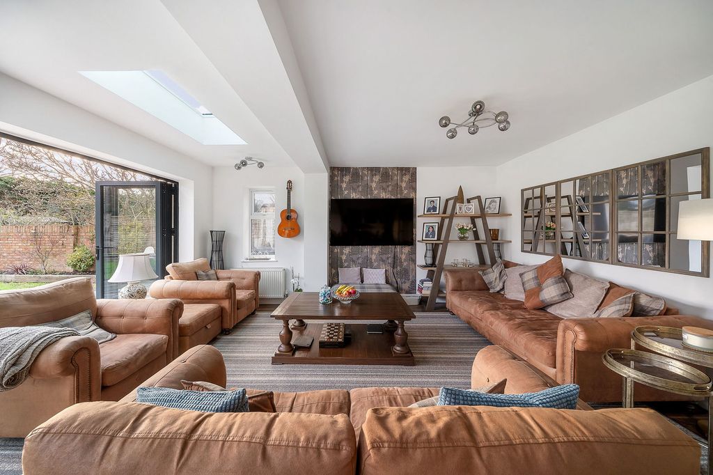 Property photo 3 of 22