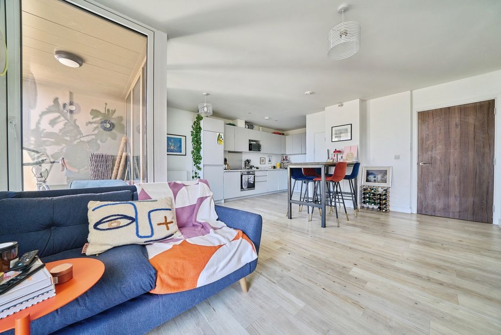 Property photo 3 of 19 Pbox-Img.Jpg