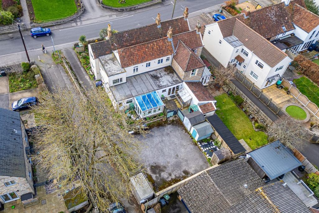 Property photo 3 of 31 Flat 3, 73 Silver Street, Nailsea, North Somerset