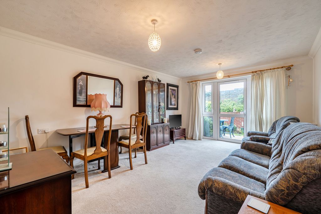 Property photo 2 of 17 Reception