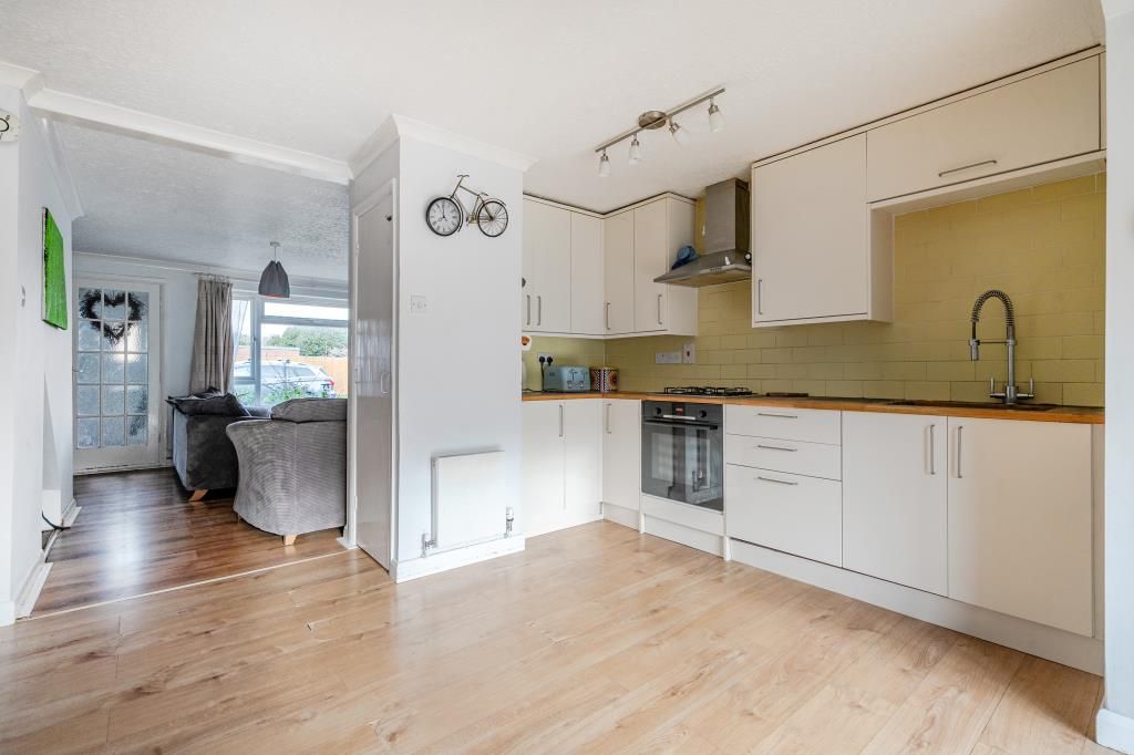 Property photo 2 of 19 Kitchen