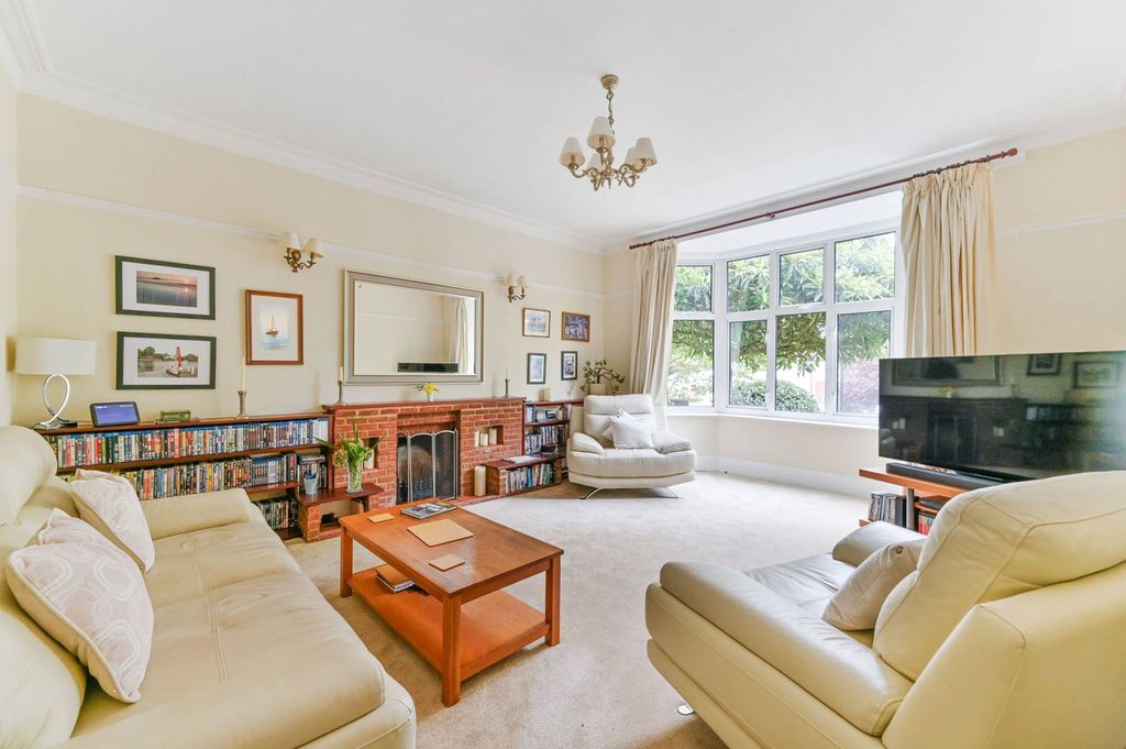 Property photo 1 of 27