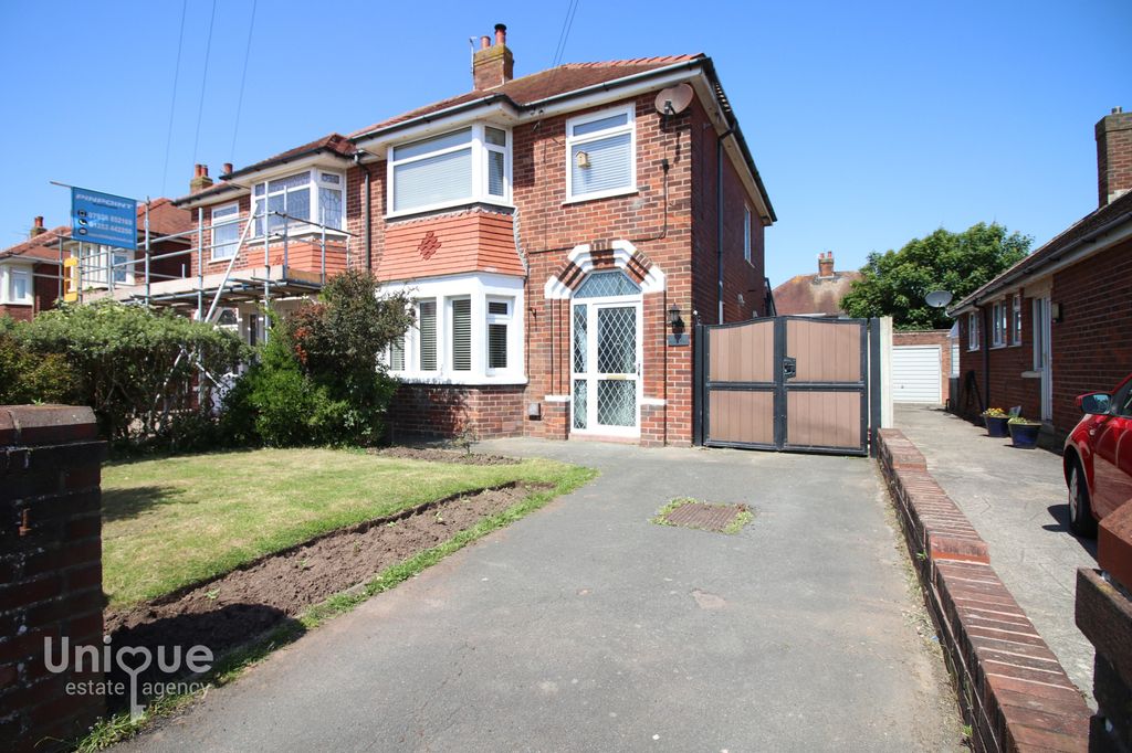 Property photo 1 of 28