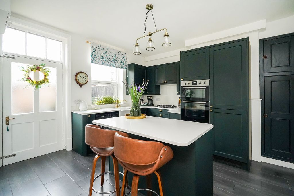 Property photo 3 of 36