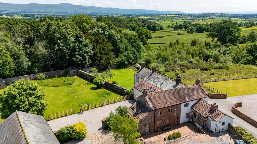 Property photo 2 of 37 Dji_20250619122329_0033_D.Jpg