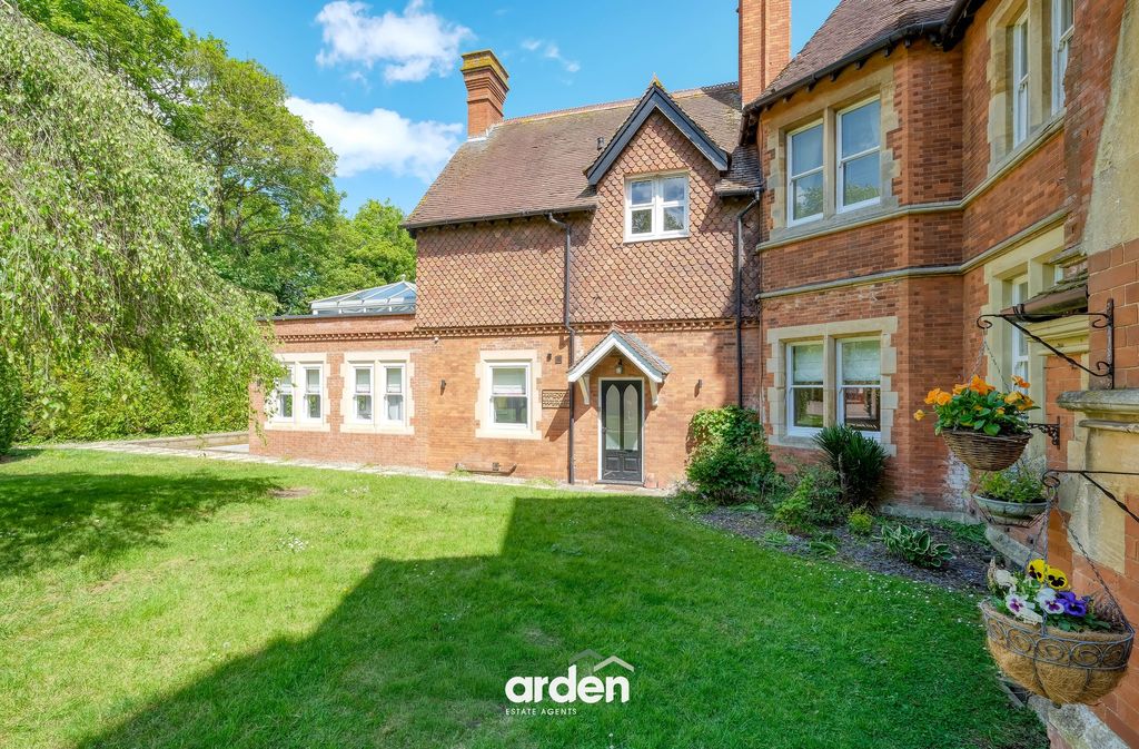 Property photo 1 of 18