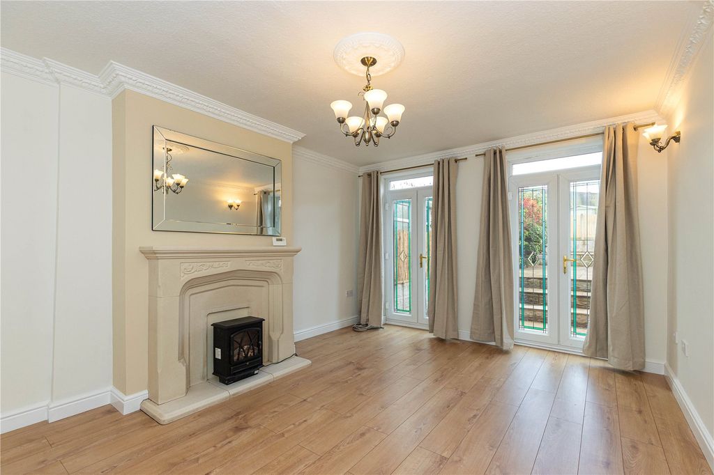 Property photo 2 of 11 Lounge/Diner