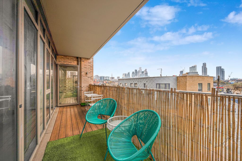 Property photo 2 of 12 Image