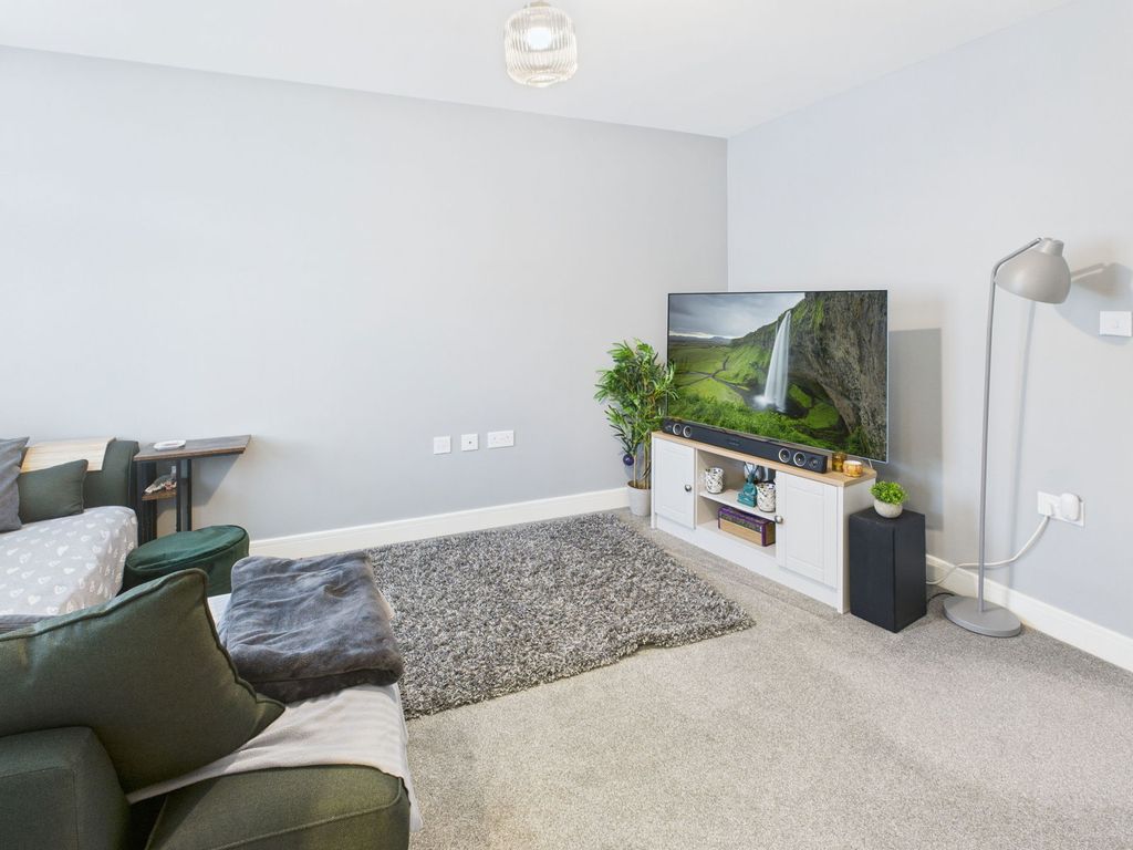 Property photo 3 of 21