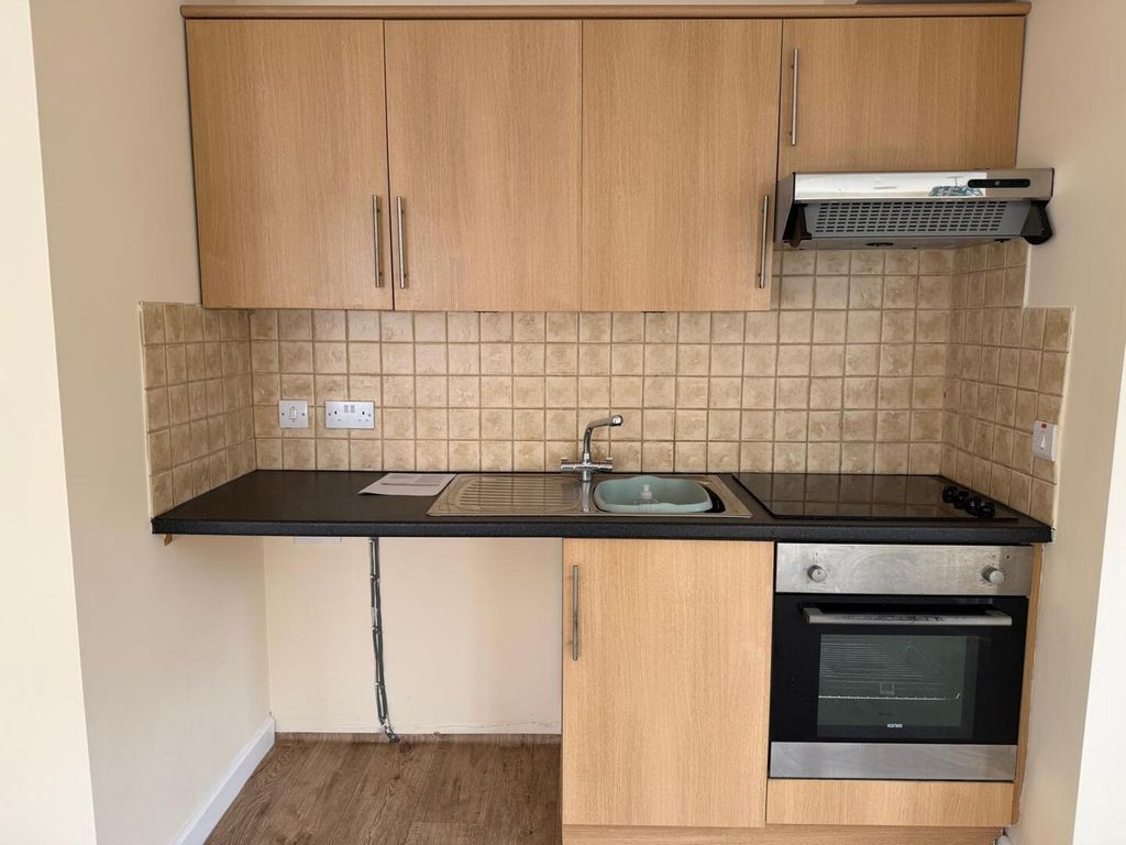 Property photo 1 of 4 Kitchen