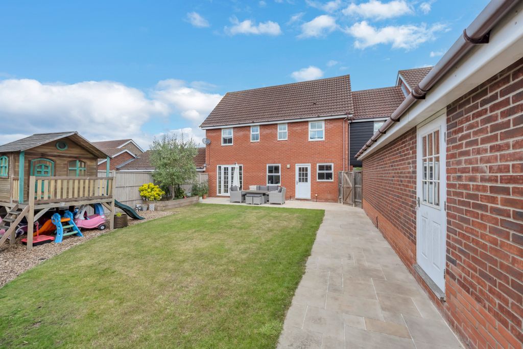 Property photo 2 of 24