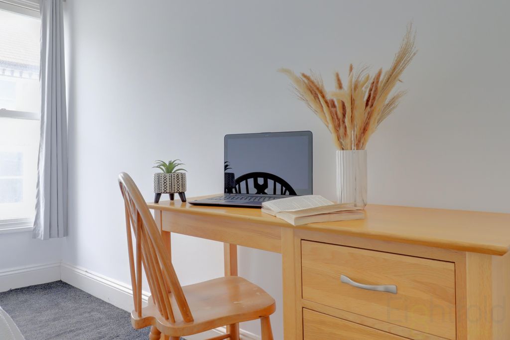 Property photo 2 of 9 Img_1161-Img_1163