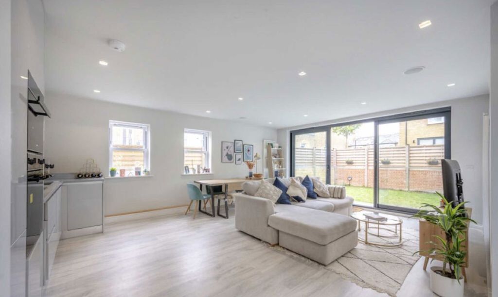 Property photo 2 of 7