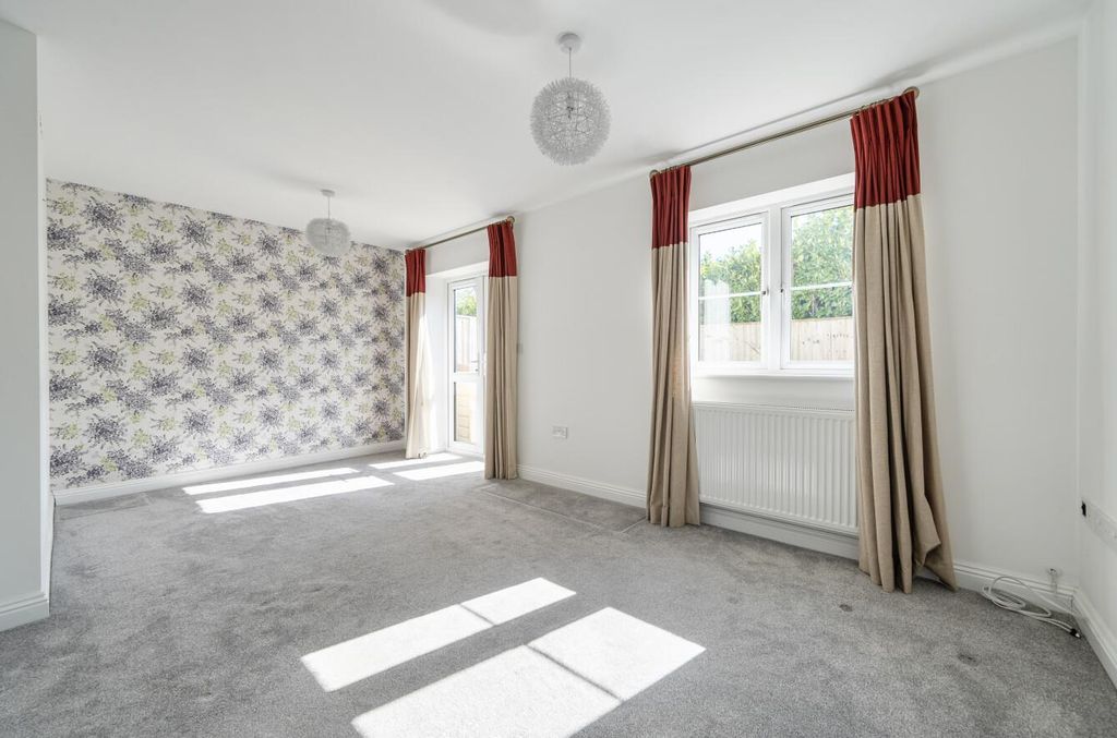 Property photo 2 of 22 1433200-25-69Bacd5755F3A.Jpg