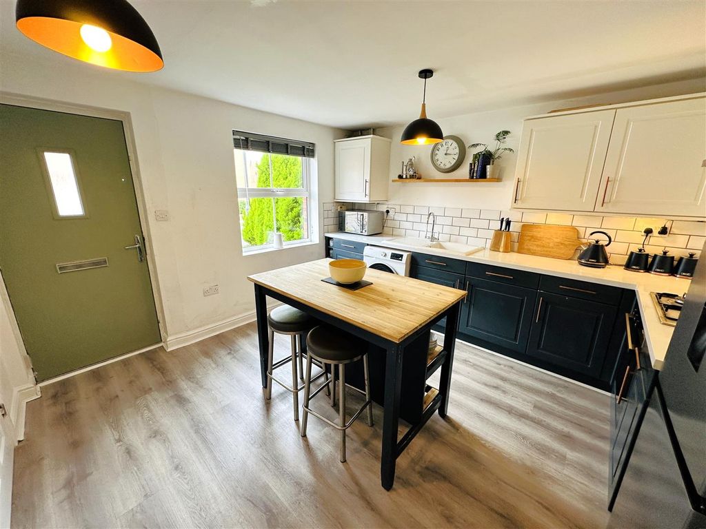 Property photo 2 of 17 Kitchen.Jpg
