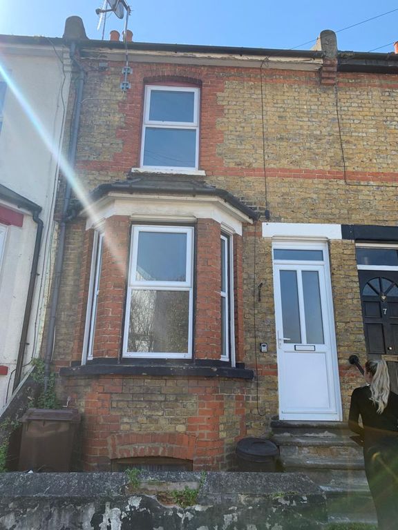 Property photo 1 of 18