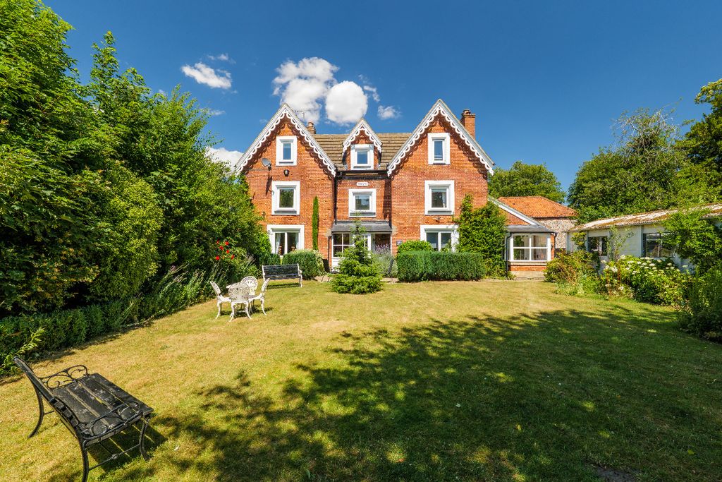 Property photo 1 of 38 5278591