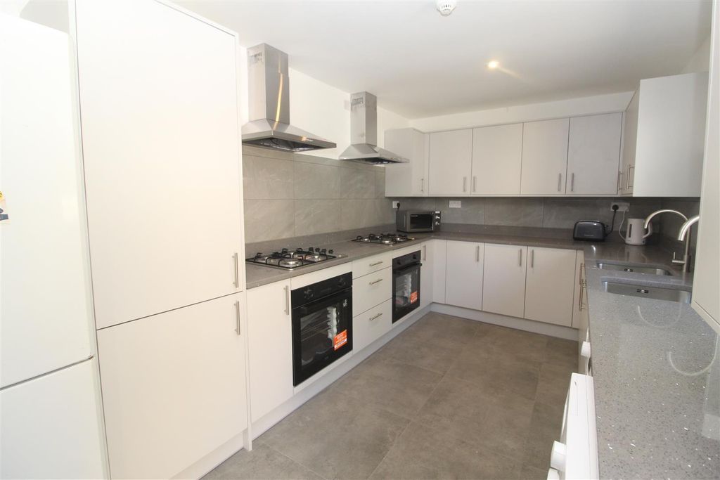 Property photo 2 of 22 Vkl3Xcf8Cuwdjimmfukplg.Jpg