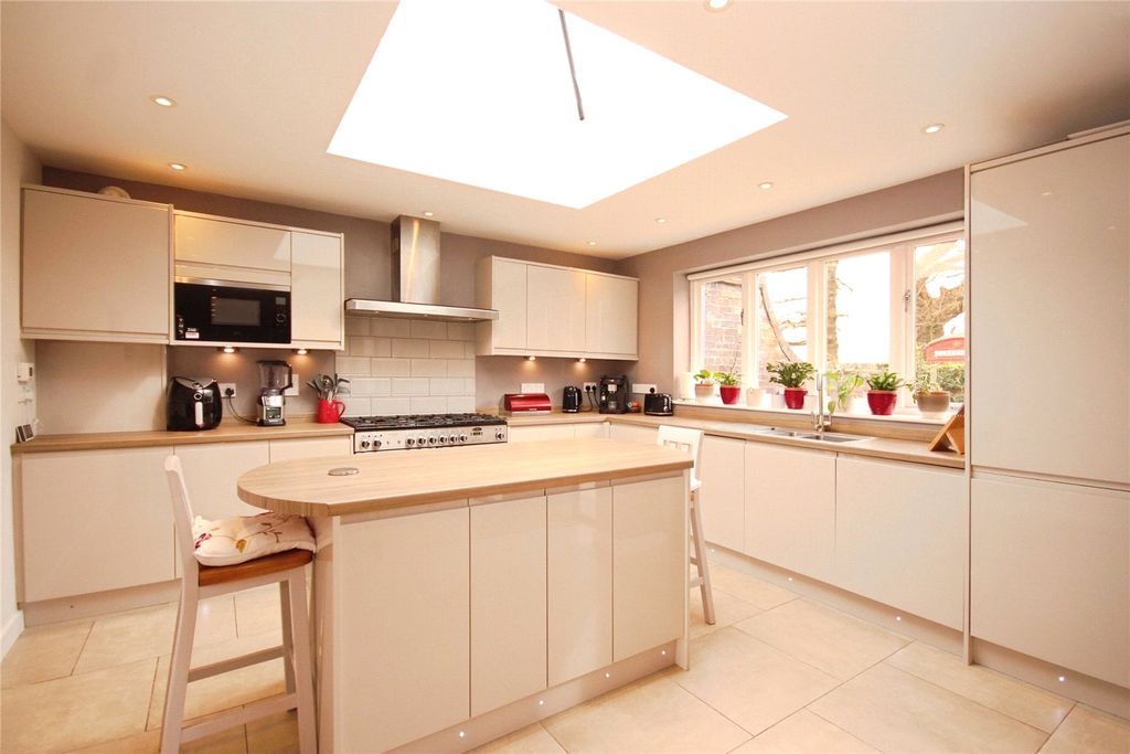 Property photo 3 of 21 Open Plan Kitchen