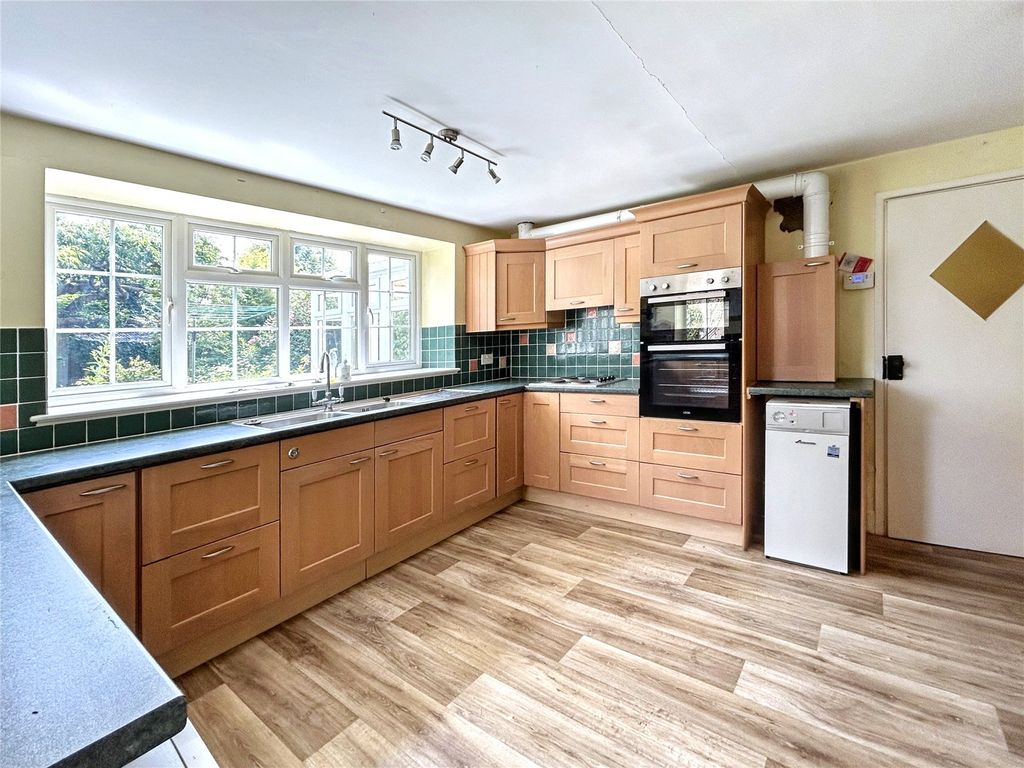 Property photo 2 of 16 Picture No. 13