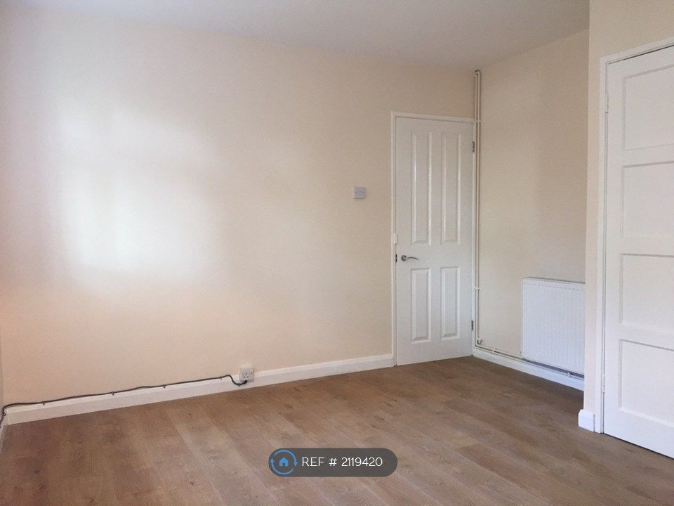 Property photo 3 of 7 Bed Room 1