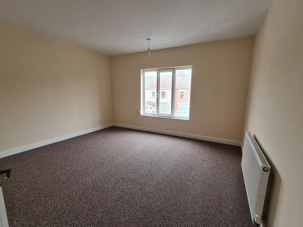 Property photo 3 of 6 Bedroom 1