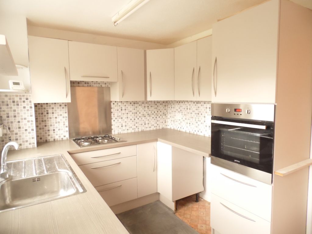 Property photo 2 of 5 Kitchen