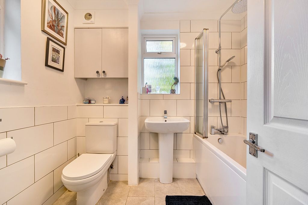 Property photo 3 of 22 1373407-6-690097B...