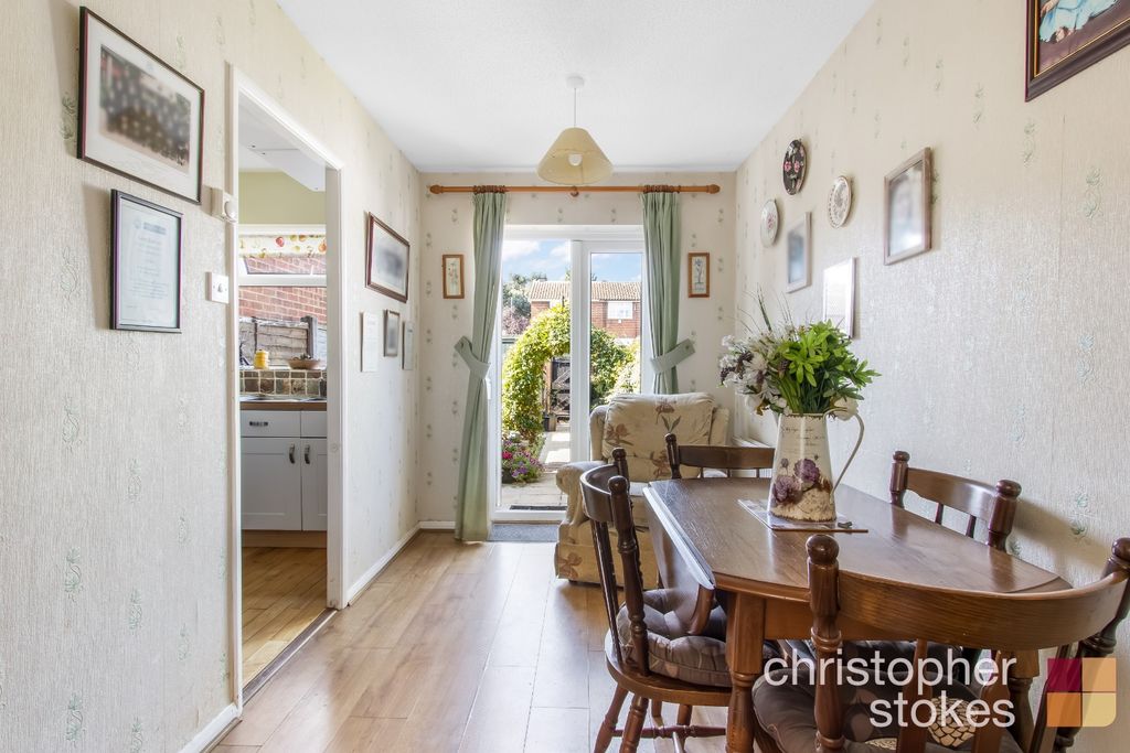 Property photo 3 of 12 4529204