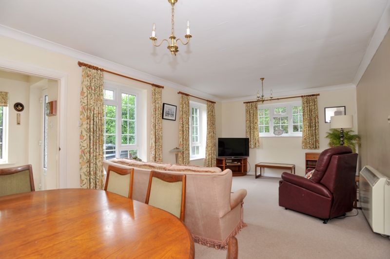 Property photo 3 of 9 Photo 6