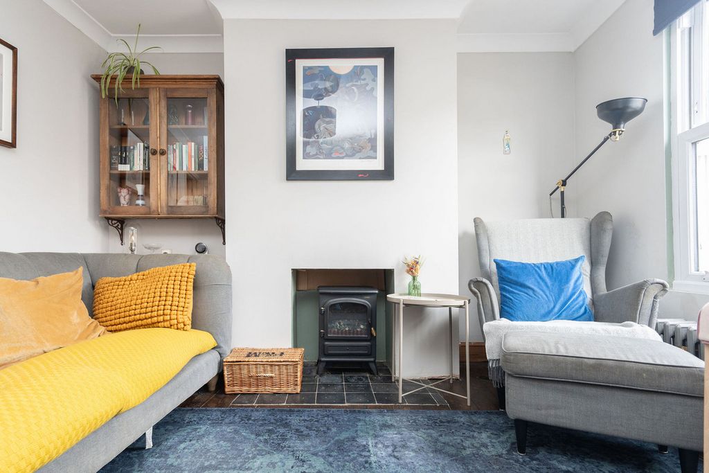 Property photo 2 of 23