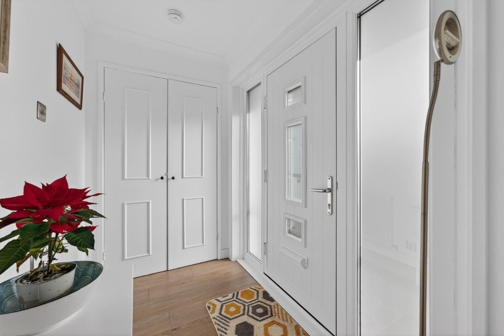 Property photo 3 of 35 4_19 Glen Avenue_04.Jpg