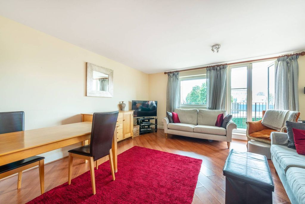 Property photo 2 of 9