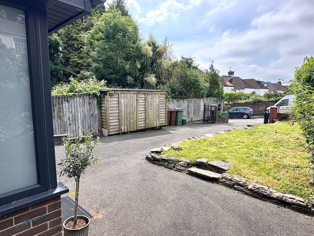Property photo 3 of 29