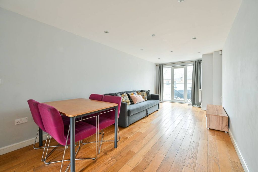 Property photo 1 of 8