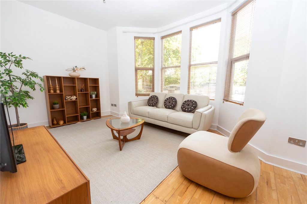 Property photo 2 of 16 Picture No. 38